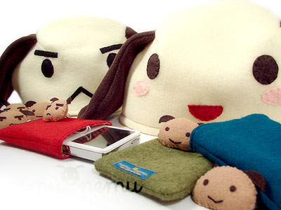 Hats, Pins and Felt Pouches!